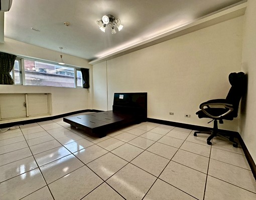 藝文特區可租補報稅三房車 - Image 2