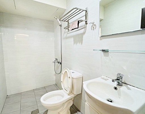 ✨近火車站✨獨立陽台電梯套房|可補助|租金含水網路 - Image 3