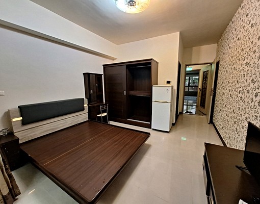 三重國小捷運5分。新社區。电梯獨立套房+獨立大陽台+附機車位 - Image 2