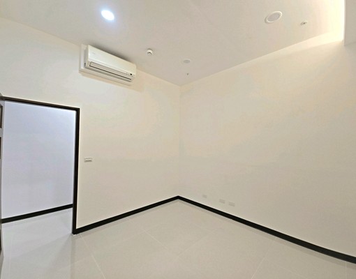 漢皇陽光四房車 - Image 7