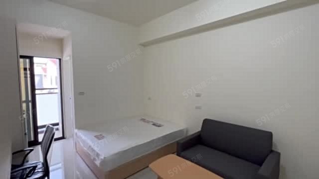 電梯秒殺小資套房★陽台獨洗曬★衛浴開窗★近大里工業區 - Image 1