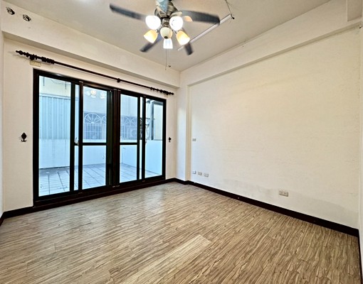 太平家樂福旁|震後臨路金店面|住店合一美透天 - Image 3