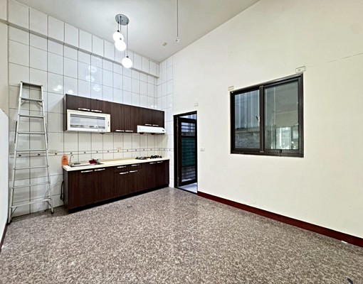 太平家樂福旁|震後臨路金店面|住店合一美透天 - Image 14