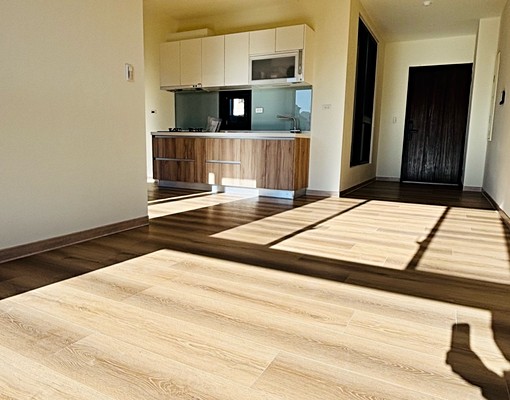 女王萬歲2房車出租28000 - Image 1