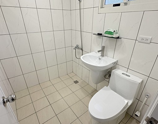 『新莊中港一街!』獨立套房出租,限女性/情侶 - Image 5