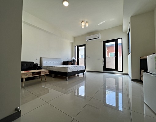 可租補✨電梯套房✨採光超好✨東海工業區⭐獨洗陽台⭐室內機車位 - Image 1