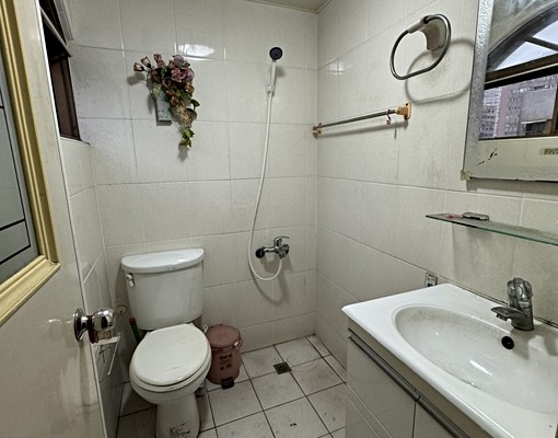 永平樂華電梯四房~另有車位可租 - Image 10