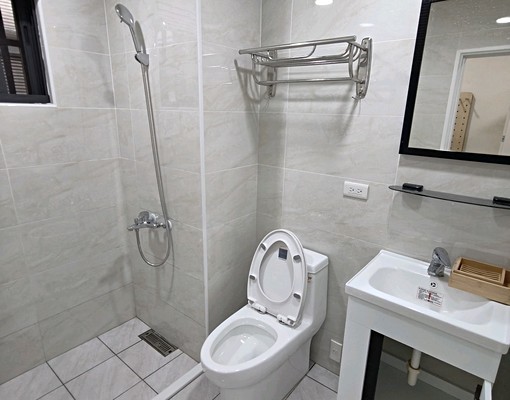 全新套房/陽台/獨立洗衣機/浴室對外窗/流理臺 - Image 3