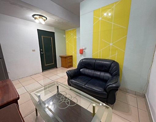 八里農會對面樓下公車站牌 - Image 8