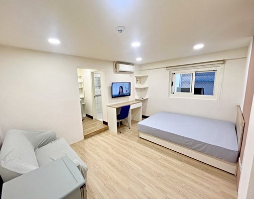 稀有可寵✨租屋補助✨獨洗獨曬✨衛浴開窗✨近中國醫 - Image 1