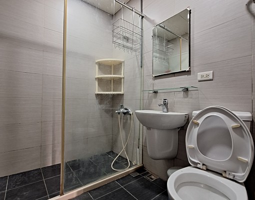 🏠驚喜釋出!徐匯捷運🔥兩房一廳只要$18000✨ - Image 5