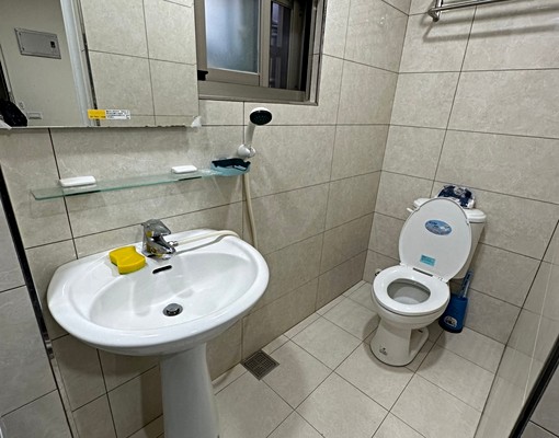 長安西路套房(獨洗.水泥隔間.代收垃圾) - Image 4