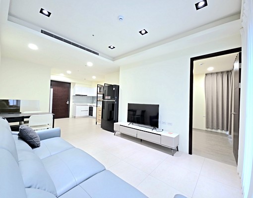 捷運宅、2年新屋!傢俱電全配、大2房+休旅車位!禁養寵物 - Image 1