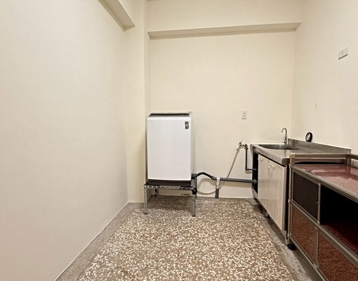 可租補勤美一中商圈四樓室內17坪一房一廳獨立空間~租屋最謹慎 - Image 5