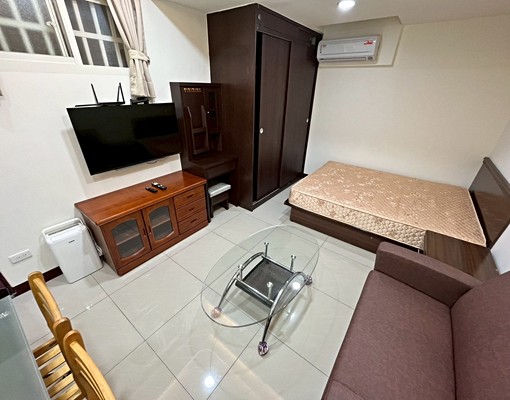 新莊🫧包網路第四台ㅣ傢俱齊全ㅣ洗脫烘ㅣ適合夫妻情侶住 - Image 2