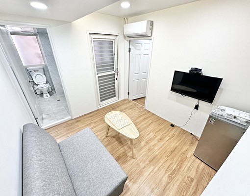 想泥的夜夜夜✨雙租補一房一廳✨陽台獨洗走路臺中火車 - Image 1