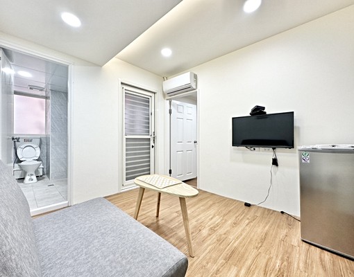 想泥的夜夜夜✨雙租補一房一廳✨陽台獨洗走路臺中火車 - Image 2