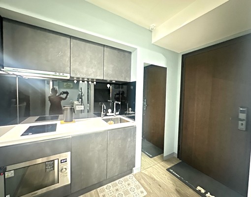 台北中正博愛特區,近西門町在中山堂正對面,鬧中取靜精品住宅. - Image 6