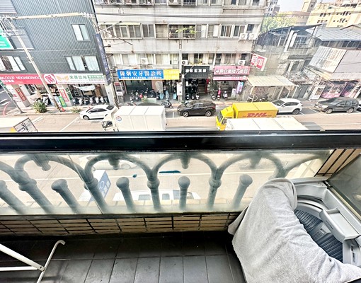 逢甲大學♡陽台獨洗♡天然瓦斯♡可雙租補♡家具電全配♡低樓層 - Image 11