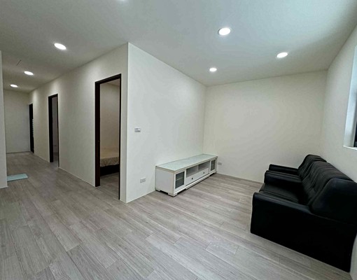 大買家大明高中/巷內透天爬梯2樓新裝潢二房/可神明可寵新衛浴 - Image 3