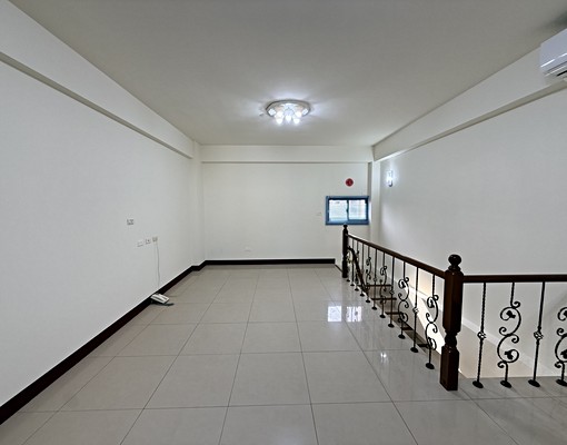 💰新竹近商圈西大路透天5房門前停車💰 - Image 10