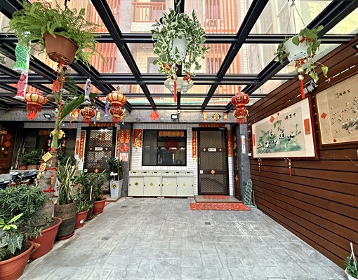 💰新竹近商圈西大路透天5房門前停車💰 - Image 2