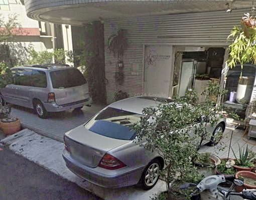 文心櫻花重慶商圈/巷內三角窗大店面1~2樓三房/可營登停三車 - Image 2