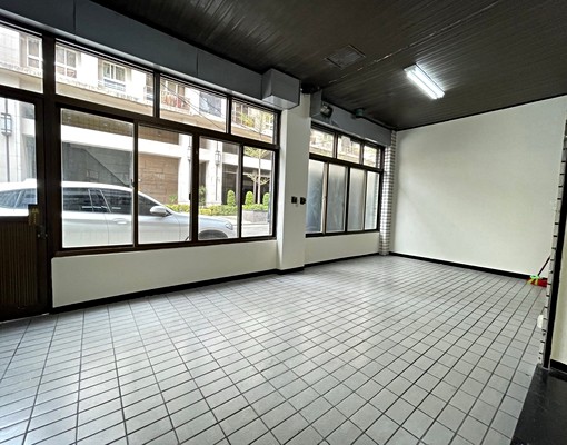 文心櫻花重慶商圈/巷內三角窗大店面1~2樓三房/可營登停三車 - Image 7