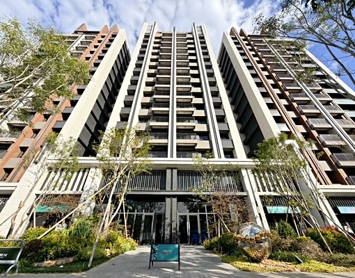 洲際ONE🌸三房🌸平面車位🌸洲際棒球場旁 - Image 2