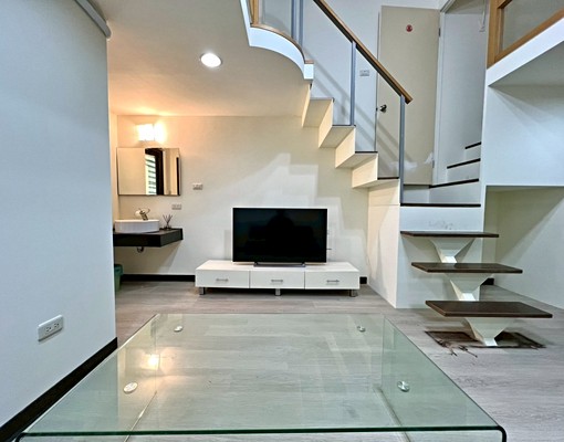 高鐵區-美麗新世界含家具 - Image 1