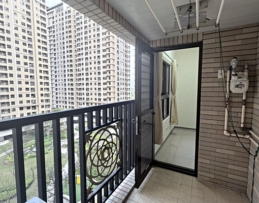 社宅可租補✨輕軌崁頂站✨公設齊全✨傢俱可談✨可寵✨含汽機車位 - Image 12