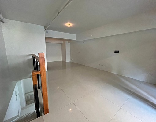 榮總商圈*絕佳地點1+夾+2樓*金店面 - Image 8