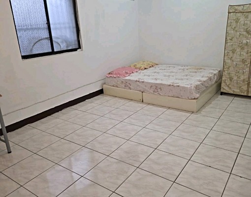 低樓層水泥隔間每間有窗採光明亮適工作室或小家庭交通便利 - Image 6