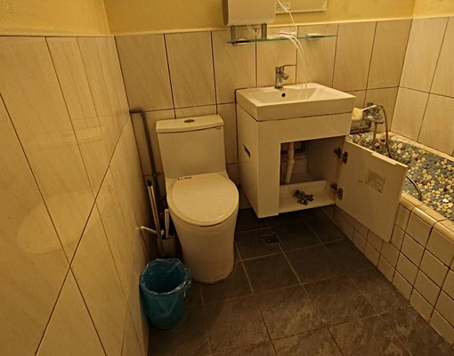 近中央公園大面寬大露臺孝親房美透天 - Image 9