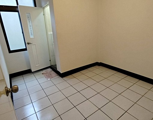 近中央公園大面寬大露臺孝親房美透天 - Image 10