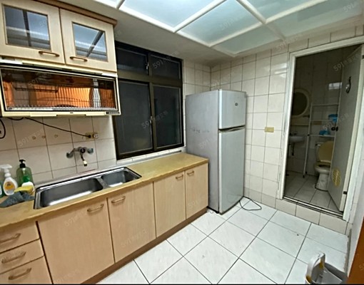 三重國小站步行五分鐘可租屋補助大露臺可利用 - Image 5