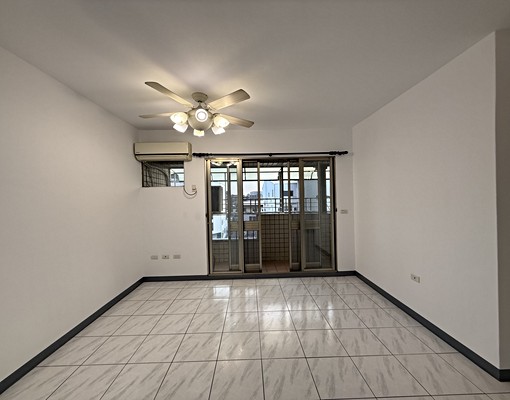 新光三越新天地旁建興南師附小學區舒適美宅 - Image 1