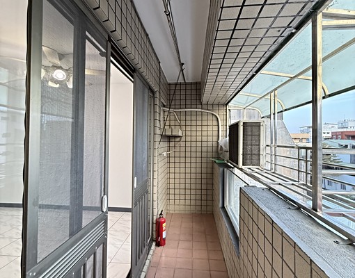 新光三越新天地旁建興南師附小學區舒適美宅 - Image 3