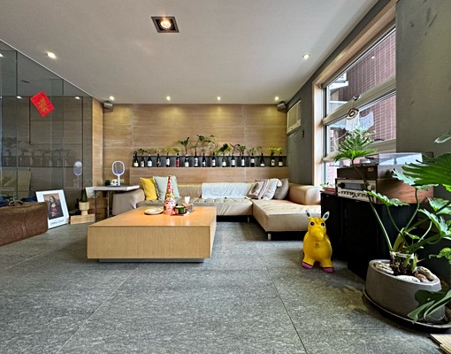 設計師綠植靜謐兩層住家|15分鐘直達台北市中心|含管含車位 - Image 1