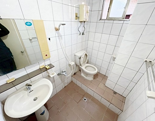 獨家🔥捷運三重站✦超值大空間✦整面採光✦電梯免爬樓✦衛浴窗 - Image 7