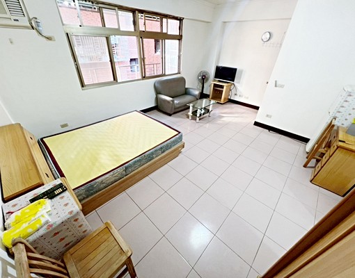 獨家🔥捷運三重站✦超值大空間✦整面採光✦電梯免爬樓✦衛浴窗 - Image 2