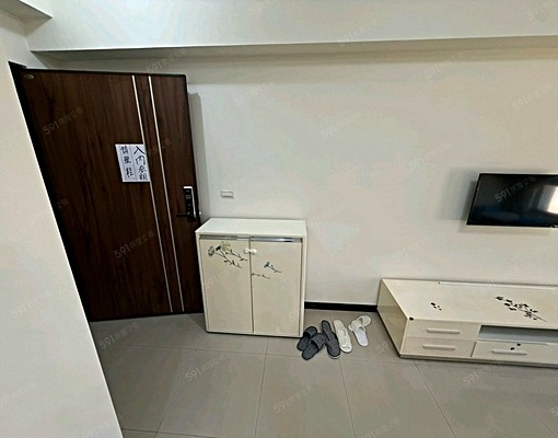 市政府站大遠百附近/優質社區三房休旅車位/可租補有泳池採光好 - Image 3