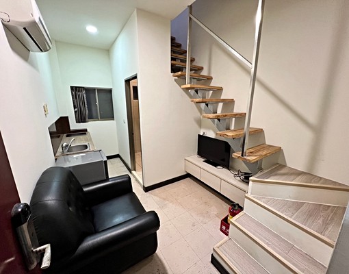 實拍竹科金山街稀有樓中樓可養貓獨立洗衣機曬衣流理台 - Image 1