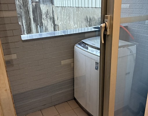 近火車站新光三越含電梯網路,室外曬衣露臺,乾淨明亮小清新套房 - Image 7