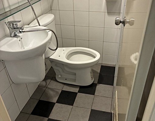 近火車站新光三越含電梯網路,室外曬衣露臺,乾淨明亮小清新套房 - Image 11