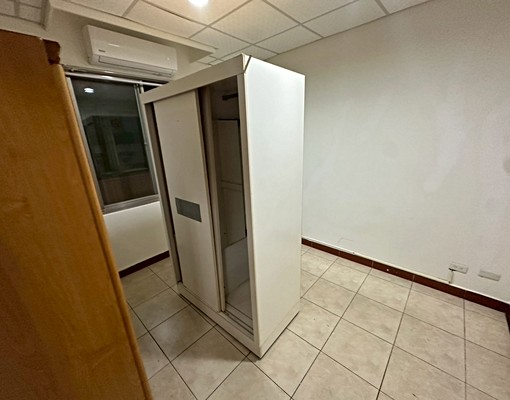 中正路/可租補兩房/採光明亮通風佳/房子重新粉刷整理/ - Image 5