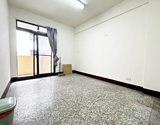 1+1大空間🔥超大可貓🔥近台灣大道勤美🔥獨洗雙陽台 - Image 1