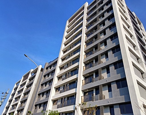 高鐵特區全新大二房(和紘大景閱) - Image 2