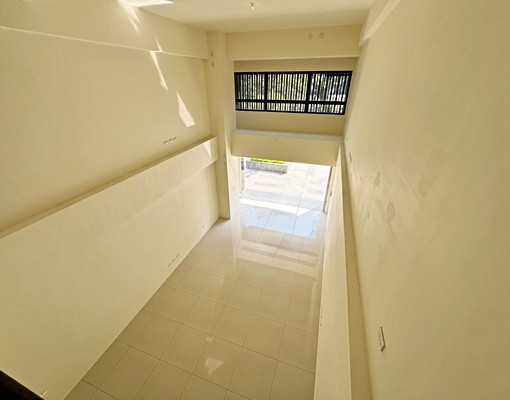 大學正路面寬雙金店面【物件專員】兩個門牌一起租 - Image 6