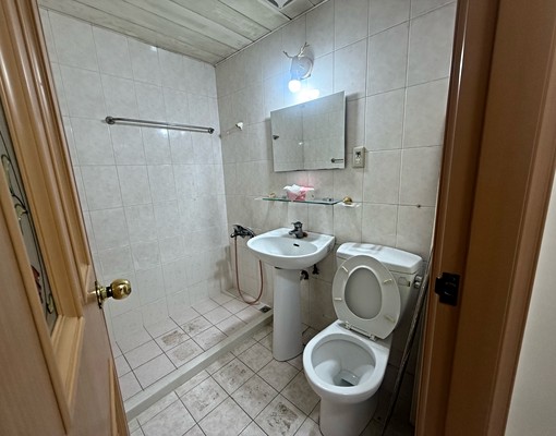 東區裕農路1樓公寓三房(有車位可租補家具可議) - Image 8